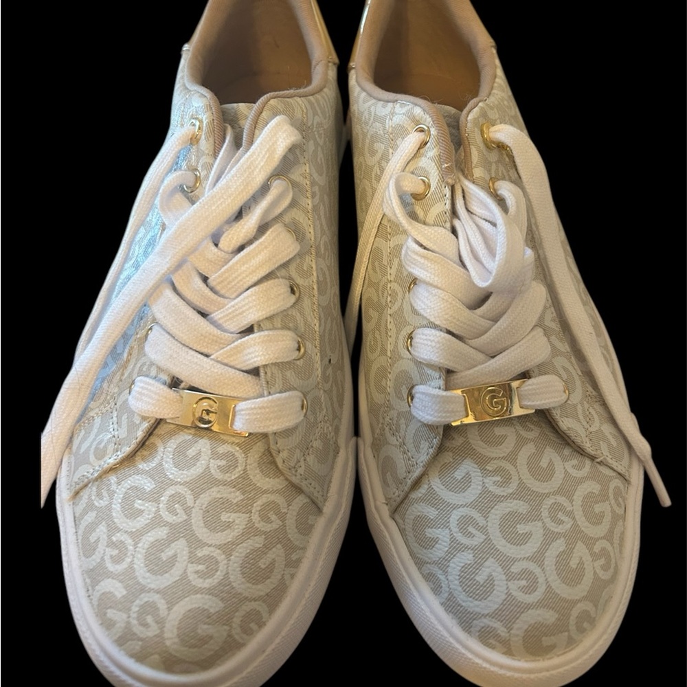 Stylish Cream Designer Women's Sneakers